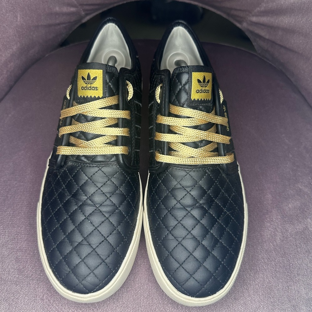 Adidas Men's Black Quilted Sneakers (New Orleans Saints)